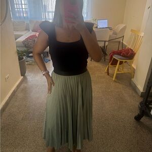 Elegant Green Pleated Skirt